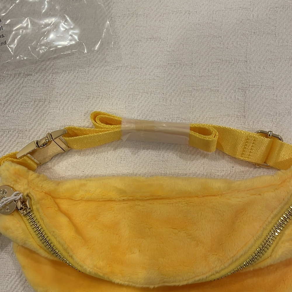 Stoney Clover Lane classic Fanny pack in lemon NWT - Picture 9 of 11